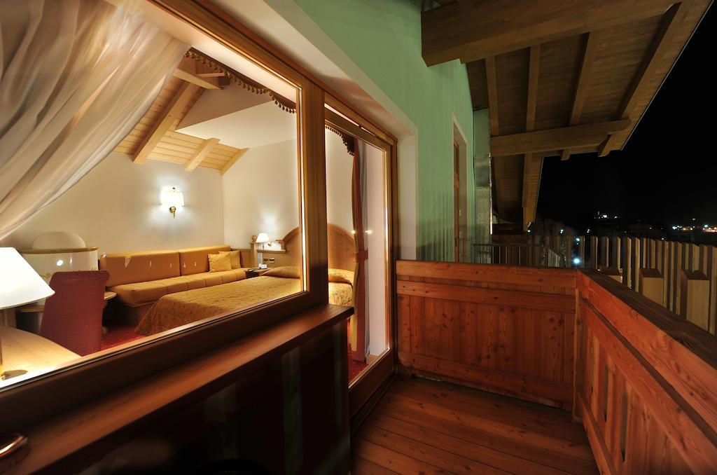 Sporthotel Rosatti ดิมาโร ภายนอก รูปภาพ